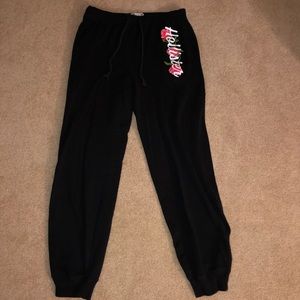 🚫sold🚫NWOT Hollister high rise logo joggers